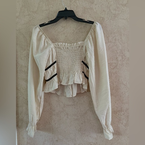 Cropped Cream and Black Women's Top - Picture 2 of 3